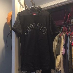 Men’s supreme shirt